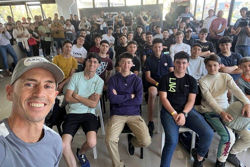 Haciendo escuela: el ACA convocó a pilotos de la región 2 Informe 3
