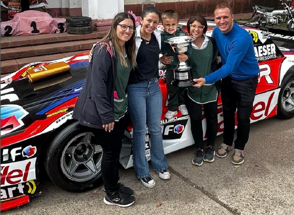 ¡Vamos al cole!: Werner llevó el Ford al jardín de su hijo 2 Werner colegio 2
