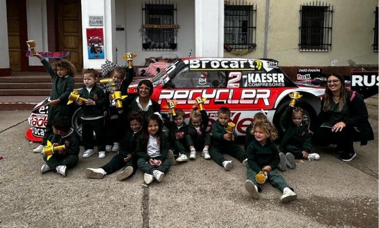 ¡Vamos al cole!: Werner llevó el Ford al jardín de su hijo 1 Werner colegio