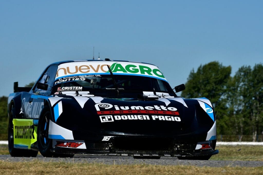 Buen debut: Leandro González finalizó 5° con el Ford 3 Bruno Polako 1