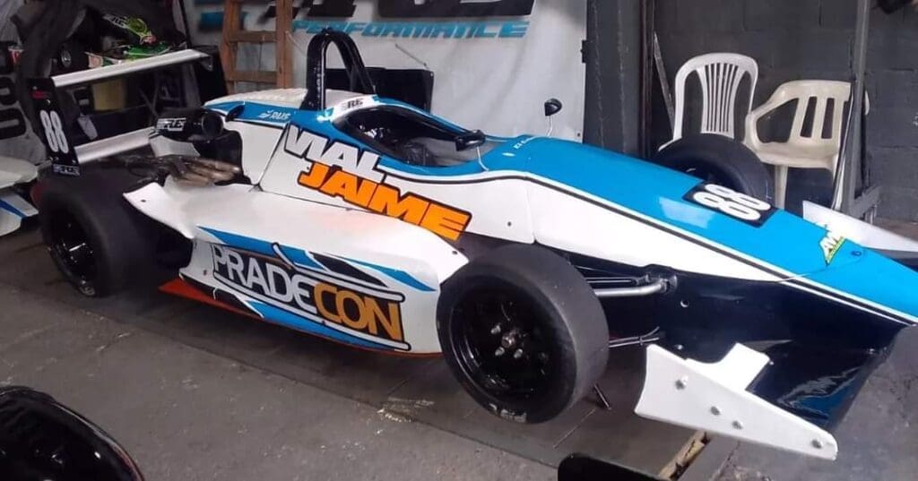 Re Performance: un equipo con herencia familiar 4 F3M alquiler