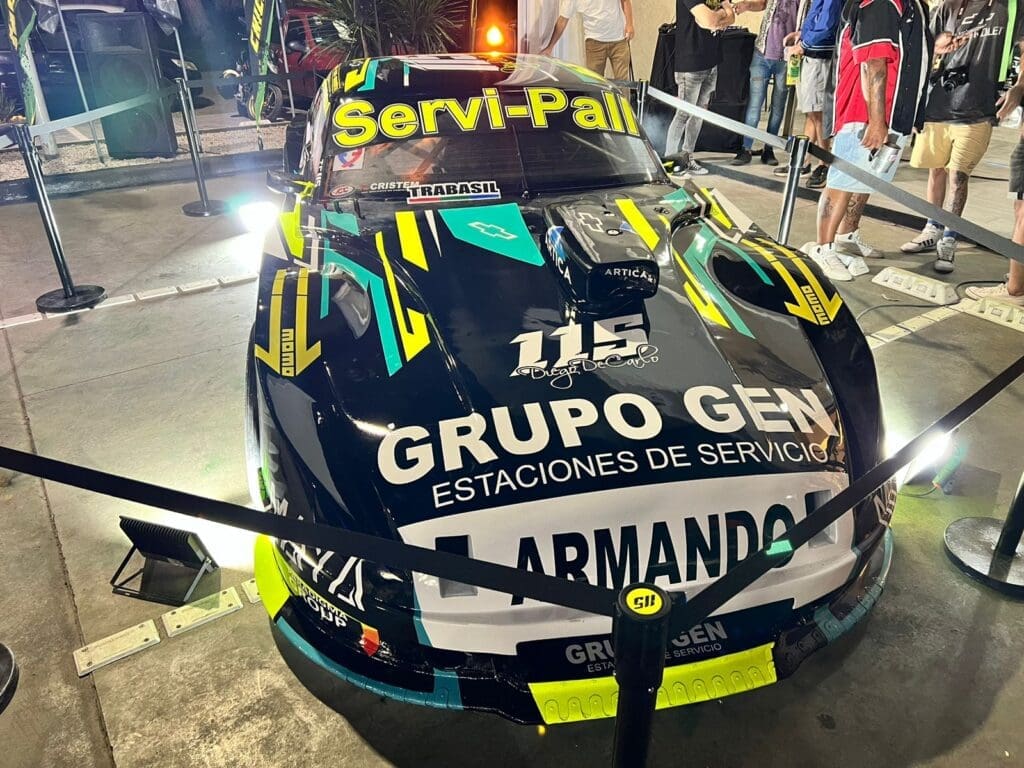 Chiche bombón: De Carlo presentó la Chevy en Guernica 4 De Carlo 5