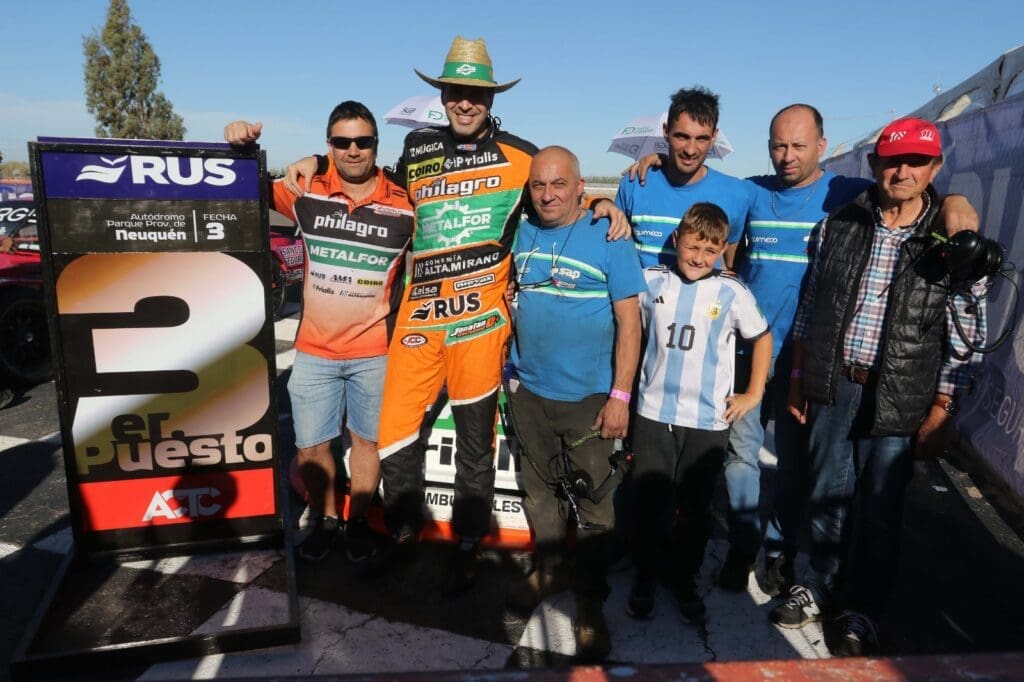 Primera alegría: Castellano y SAP Team festejaron en el podio 3 TC Castellano 2