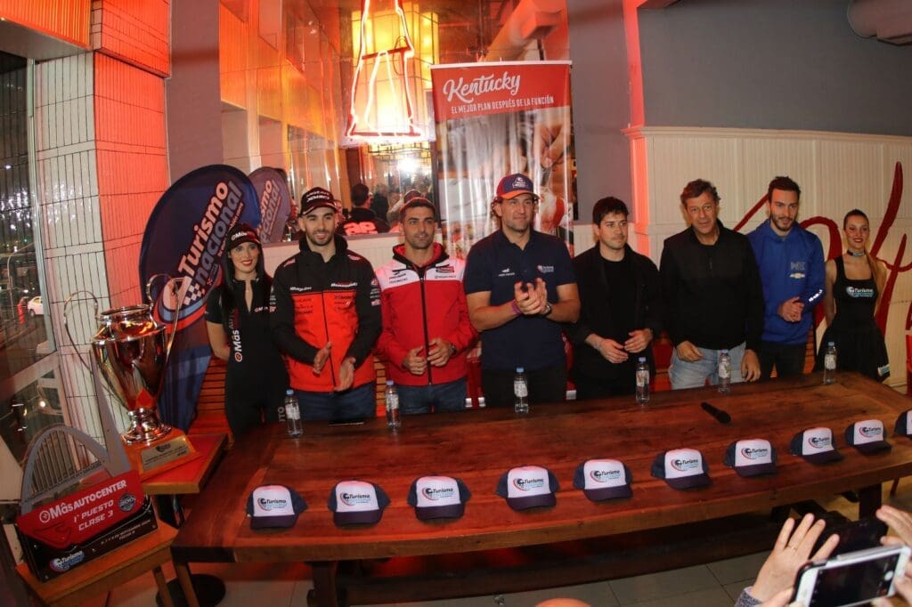 Salió redonda: se presentó la “Carrera de los 200 pilotos” en Kentucky 3 TN Present 2