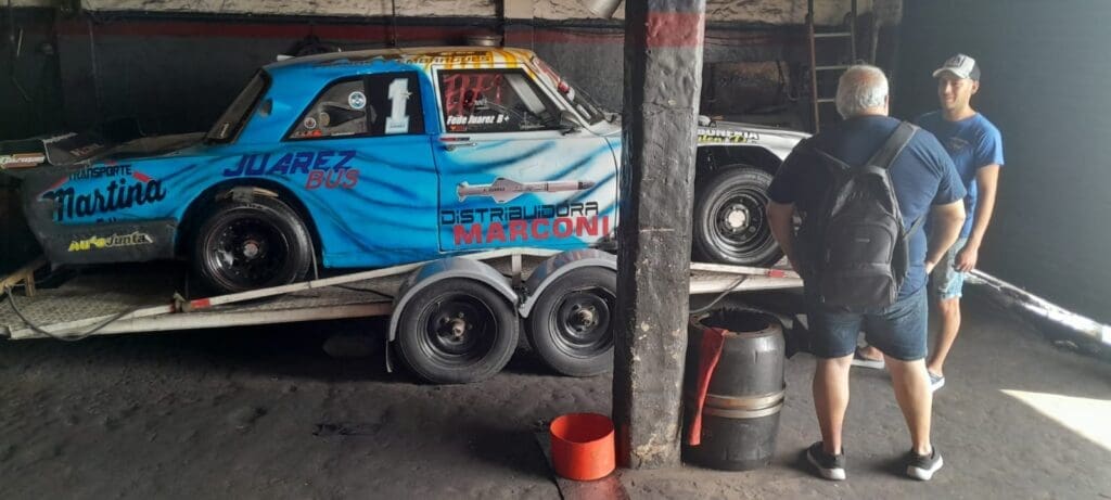 Visita al bicampeón: Fede Juárez, ícono del automovilismo artesanal 4 Juarez taller 2