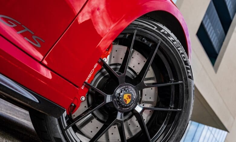 Nuevo Porsche 911 GTS: equipado con las Pirelli P Zero R 1 El nuevo Porsche 911 GTS monta las P Zero R