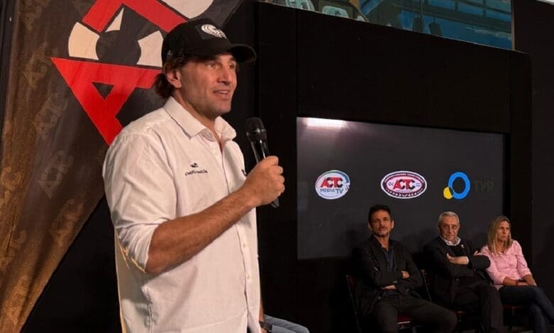 Moriatis: “Si fuera por nosotros, queremos que Pernía esté ya” 1 Moriatis durante la presentación en la TVP