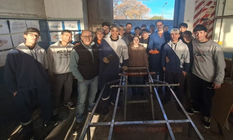 El equipo de alumnos y docentes del proyecto