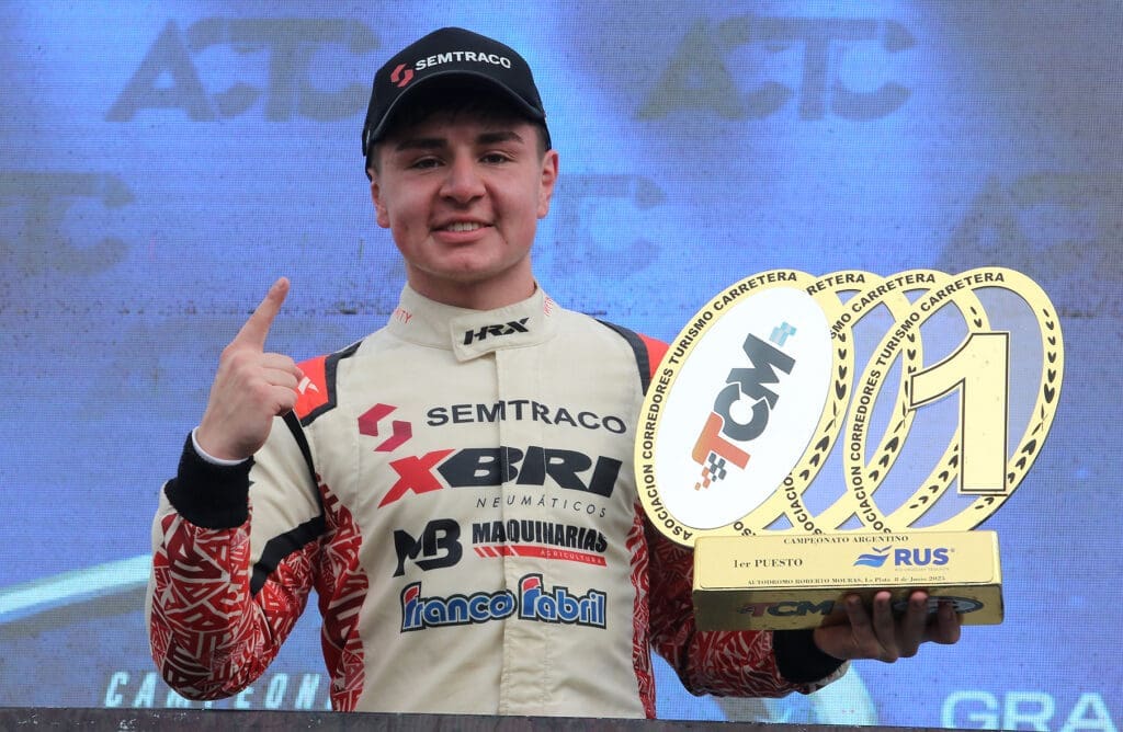 Primera alegría: Borgert se adjudicó la final con el Ford 3 TCM Borgert podio F7 final