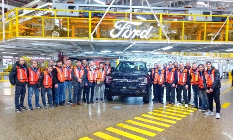 Plan óvalo: la ACTC visitó la planta de Ford en Pacheco 1 La comitiva de la ACTC en Ford