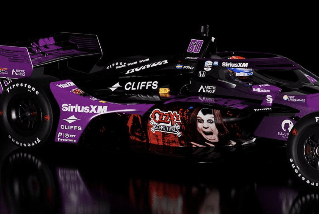 Ozzy fierrero: la pasión del “Padre del metal” por los autos 6 Ozzy Osbourne en indycar 1024x687 1