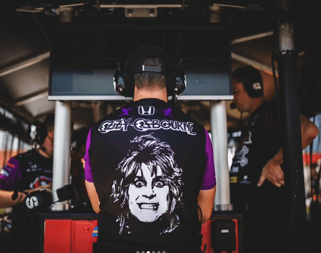 Ozzy fierrero: la pasión del “Padre del metal” por los autos 4 Ozzy Osbourne en indycar 2 1024x807 1