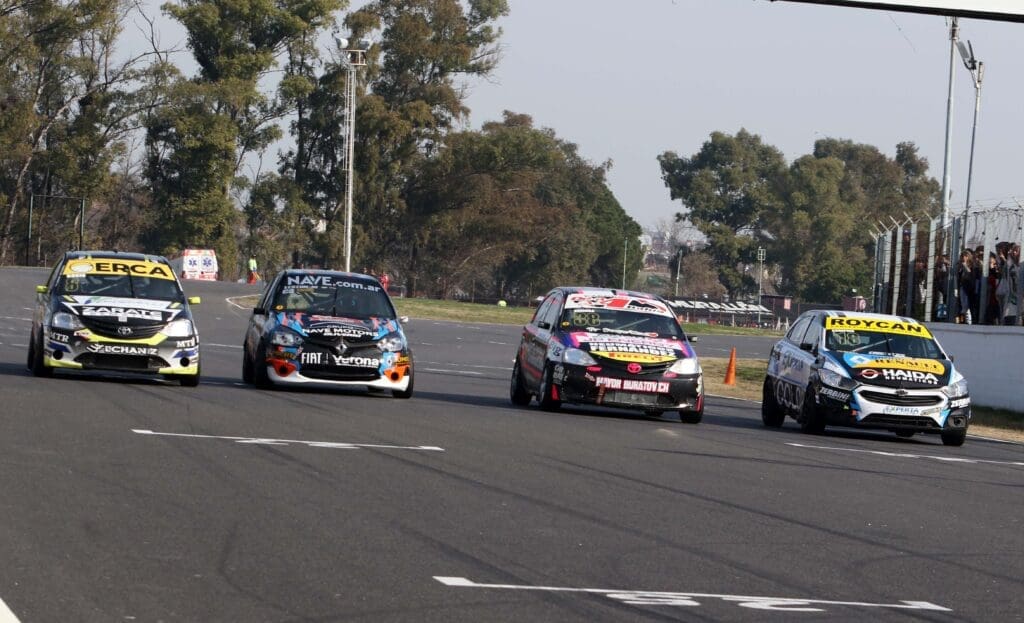 En lo más alto: ¡Canapino ganó las últimas cinco carreras! 4 TP C3 carrera 300