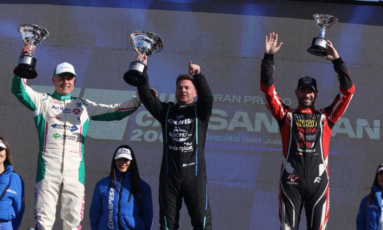 Casi de local: el mendocino Llaver ganó en Villicum 1 Llaver celebra en lo más alto del podio